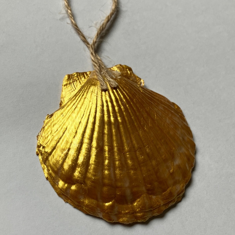Handcrafted Shell Ornament Floral Gold Decoupage - Picture 4 of 4